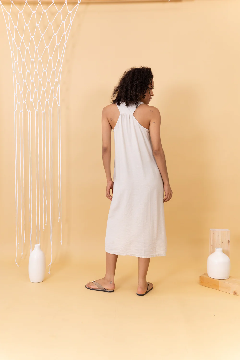 Vestido-midi-ripple-poems-PS1422-beige