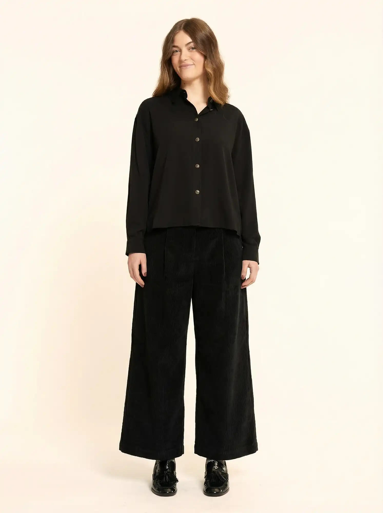 Pantalón_pana_fina_negro_Pepaloves_112400