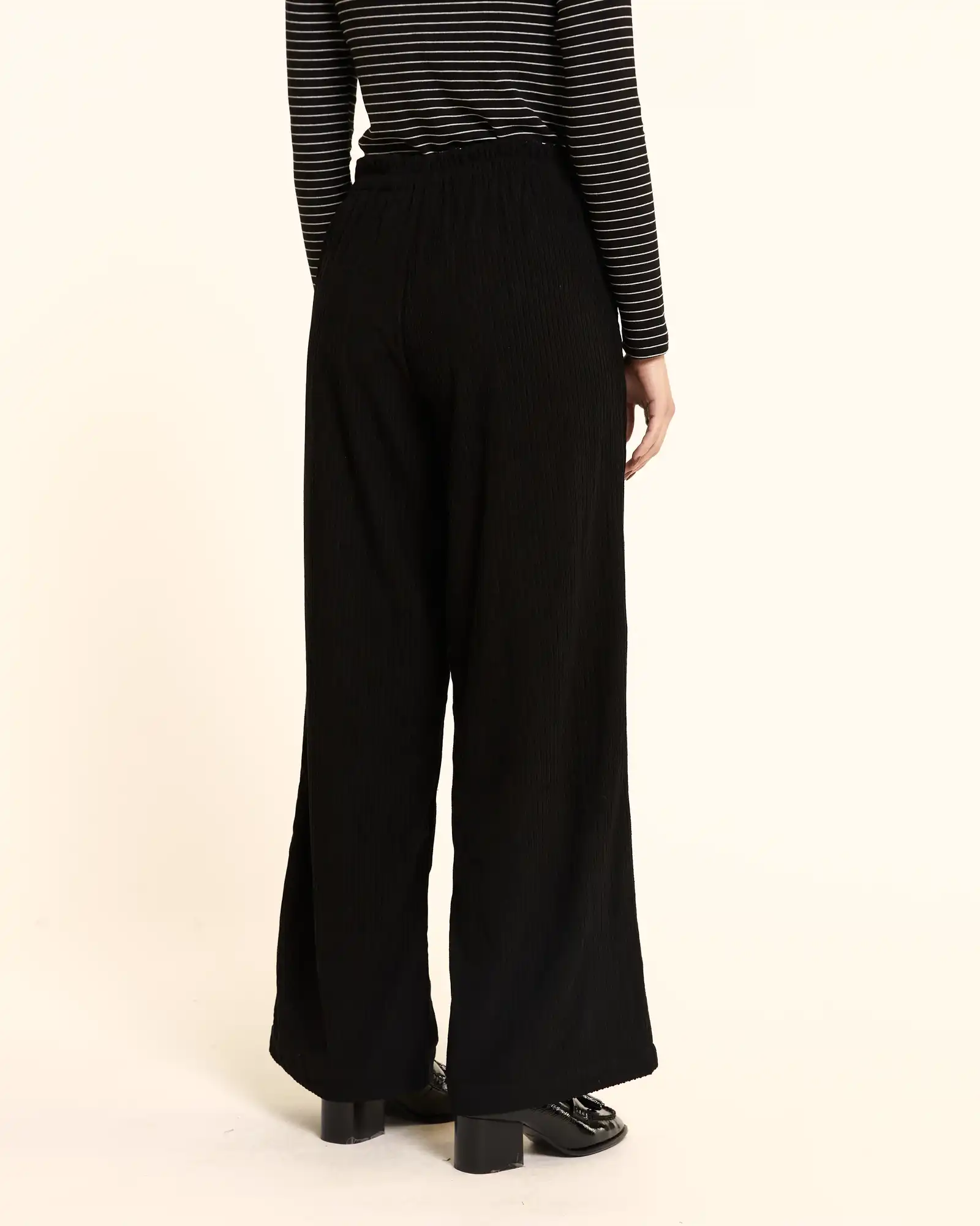 Pantalón_Pana_ancho_negro_Pepaloves_112467