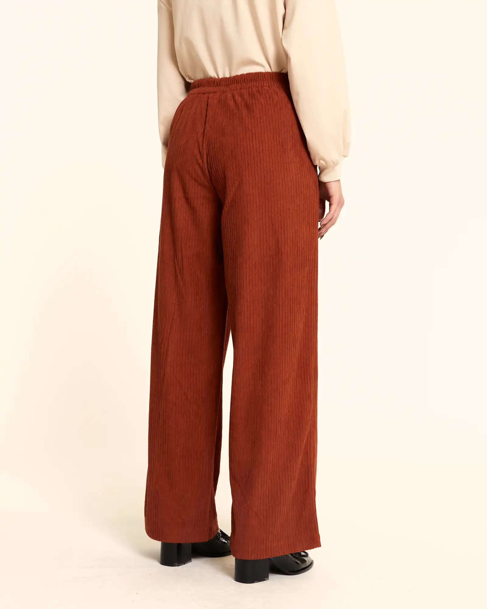 Pantalón_pana_ancho_marrón_Pepaloves_112470