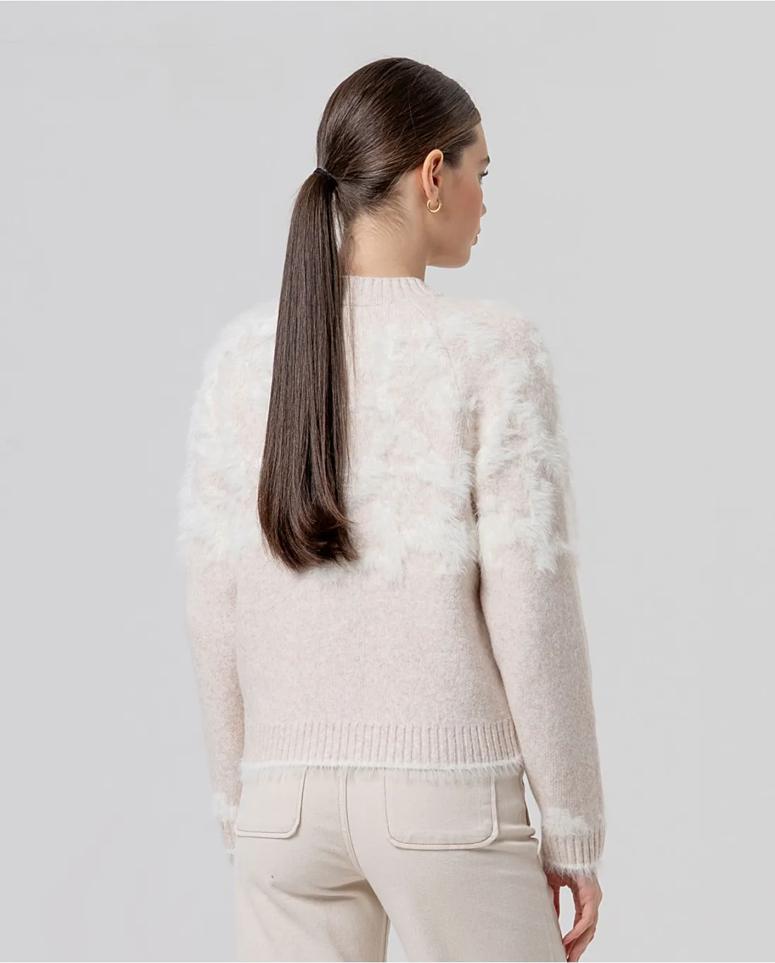 Jersey-cuello-redondo-jacquard-crudo-SURKANA-566SAFE231
