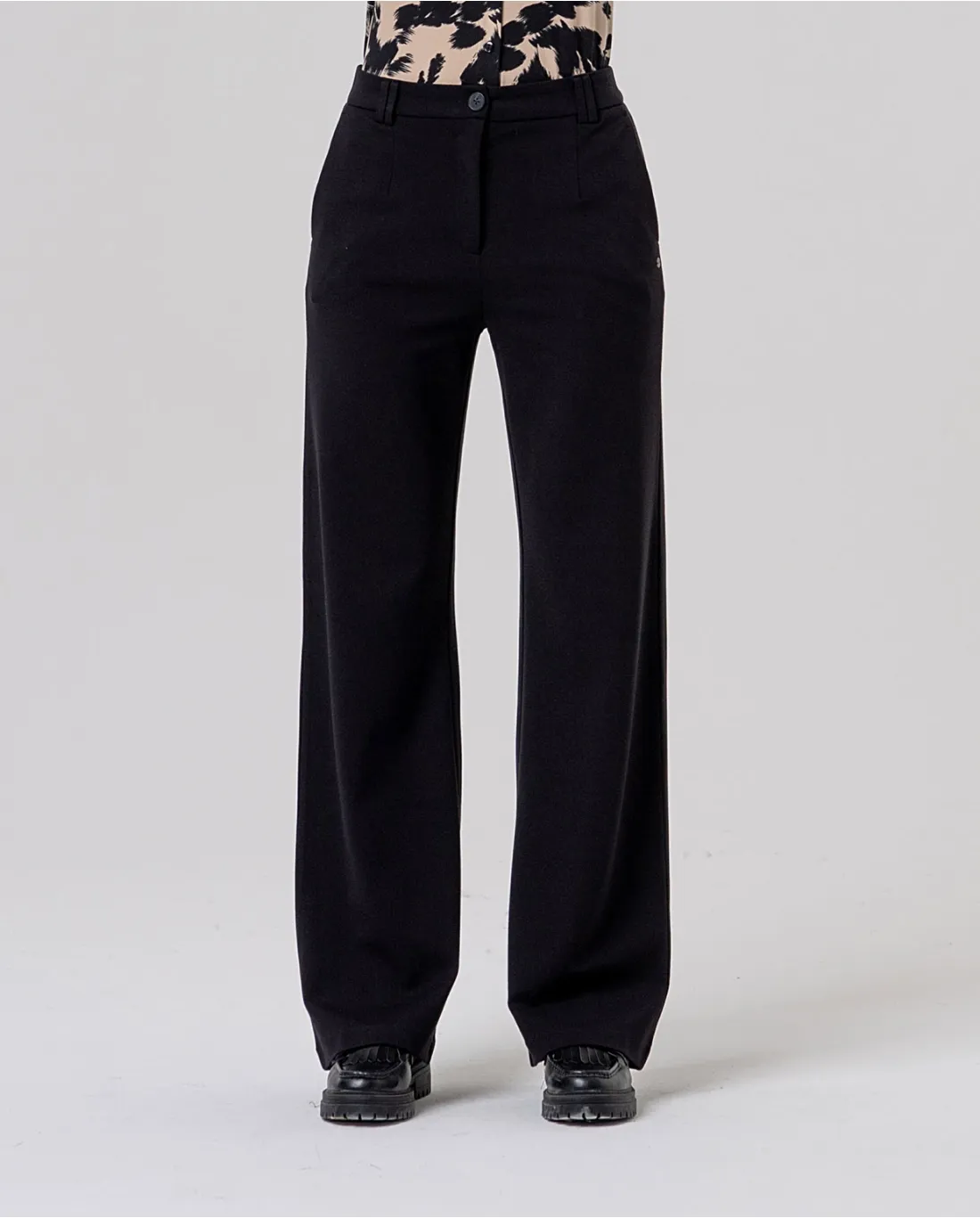 Pantalón-recto-punto-Surkana-556BAXY513