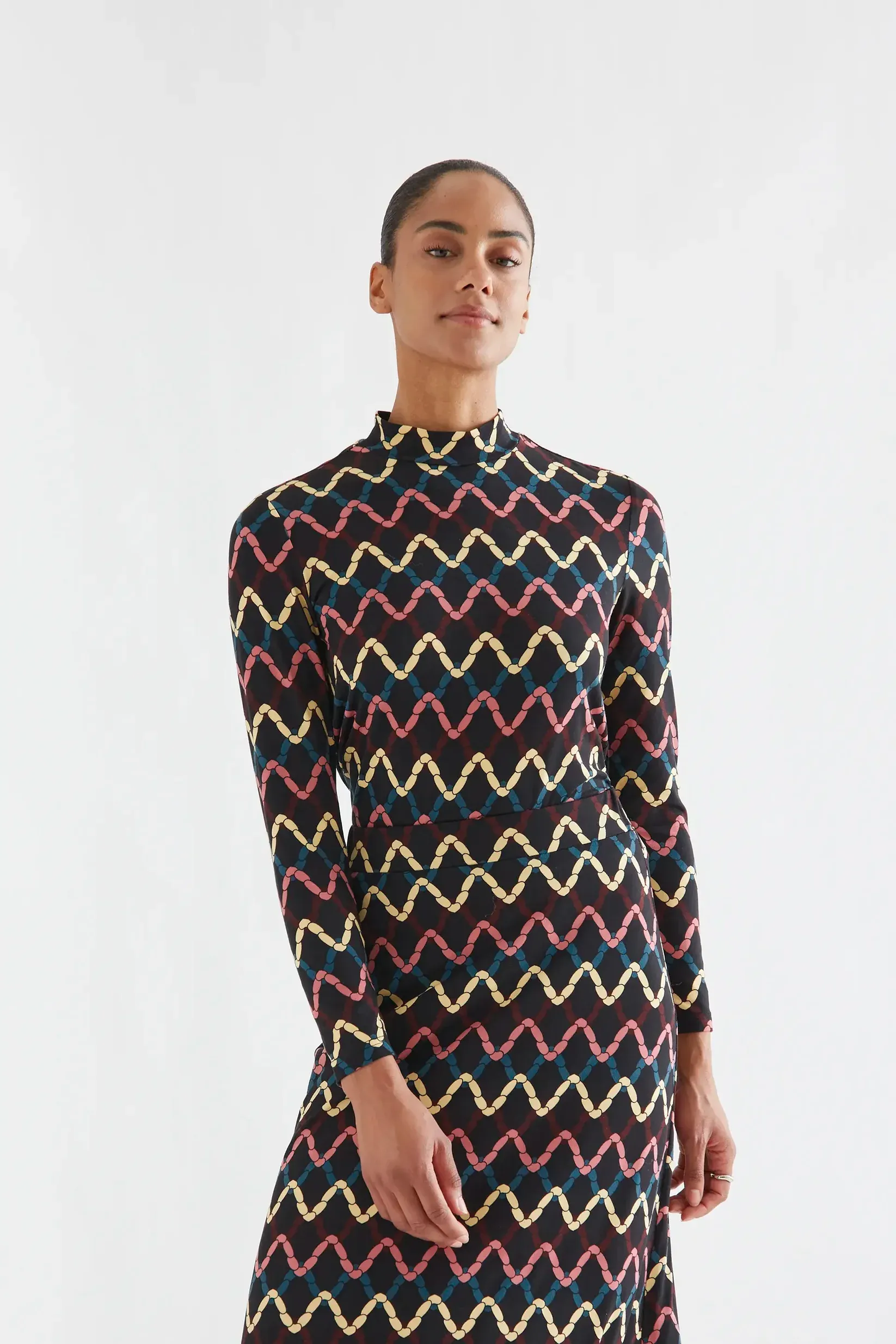 Camiseta-estampado-Skein-Compañía-Fantástica-64C_11158