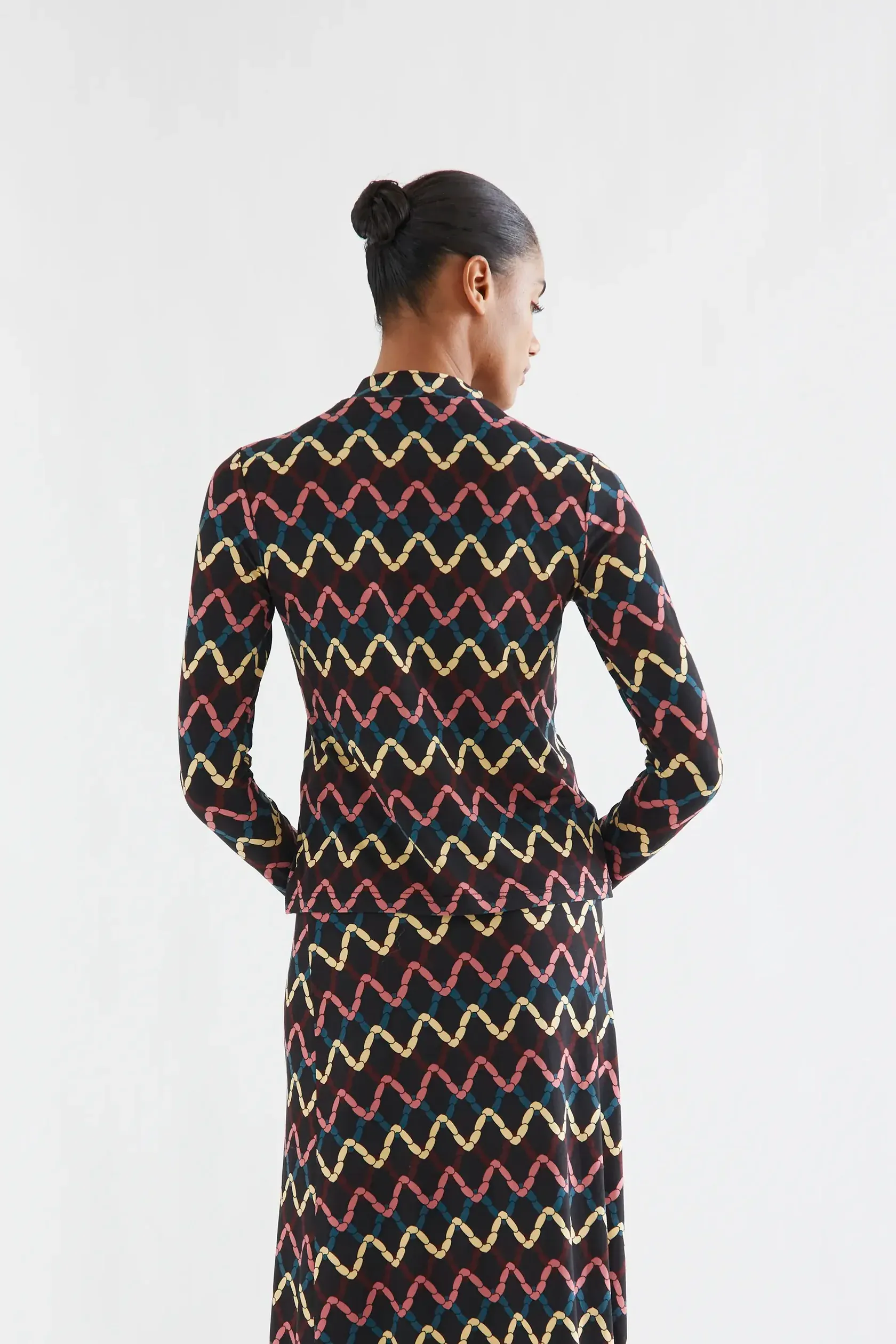 Camiseta-estampado-Skein-Compañía-Fantástica-64C_11158